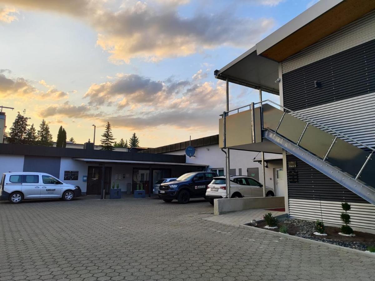 Gaestehaus Wuerzburg 24H Estenfeld Экстерьер фото