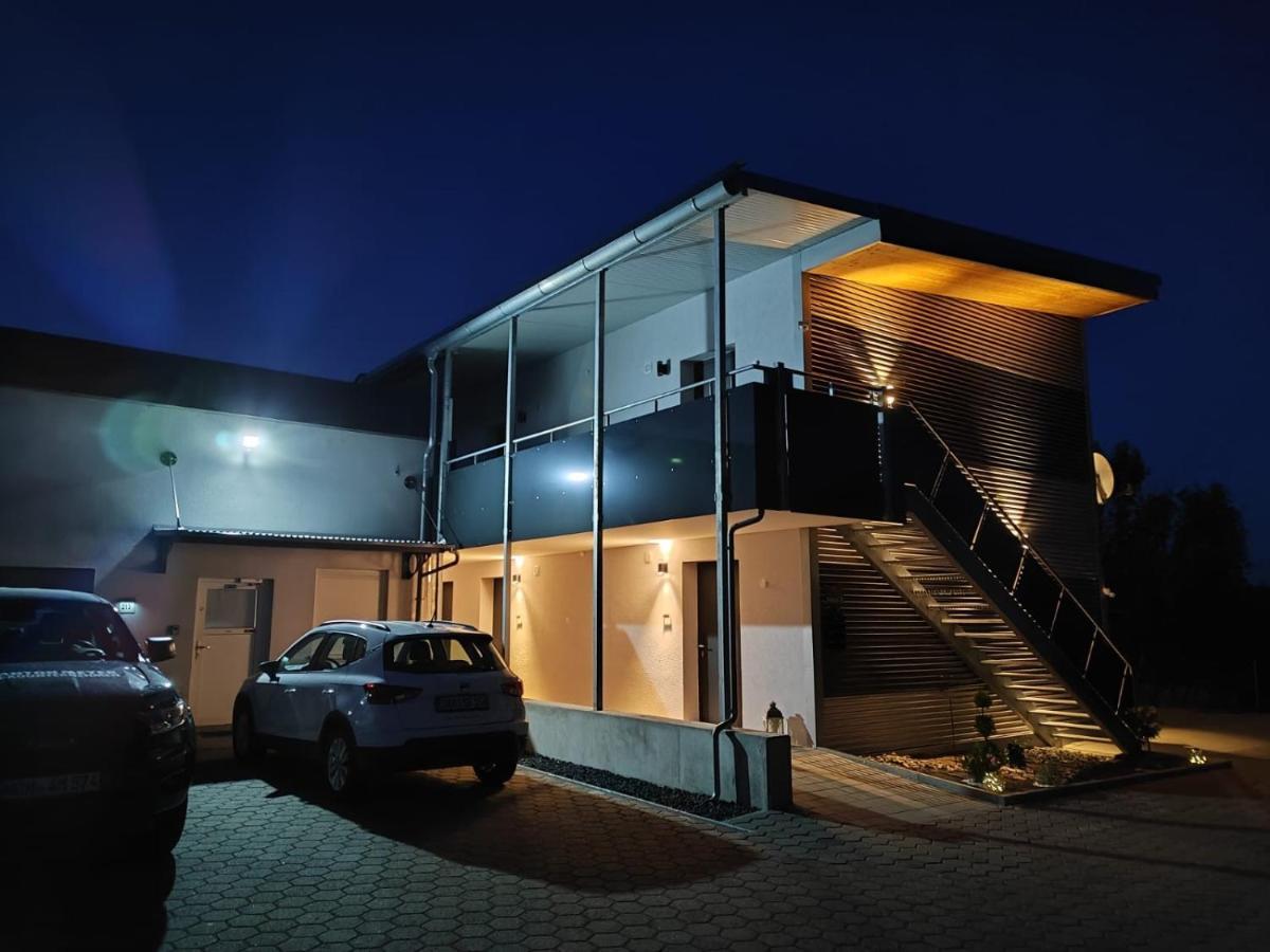Gaestehaus Wuerzburg 24H Estenfeld Экстерьер фото