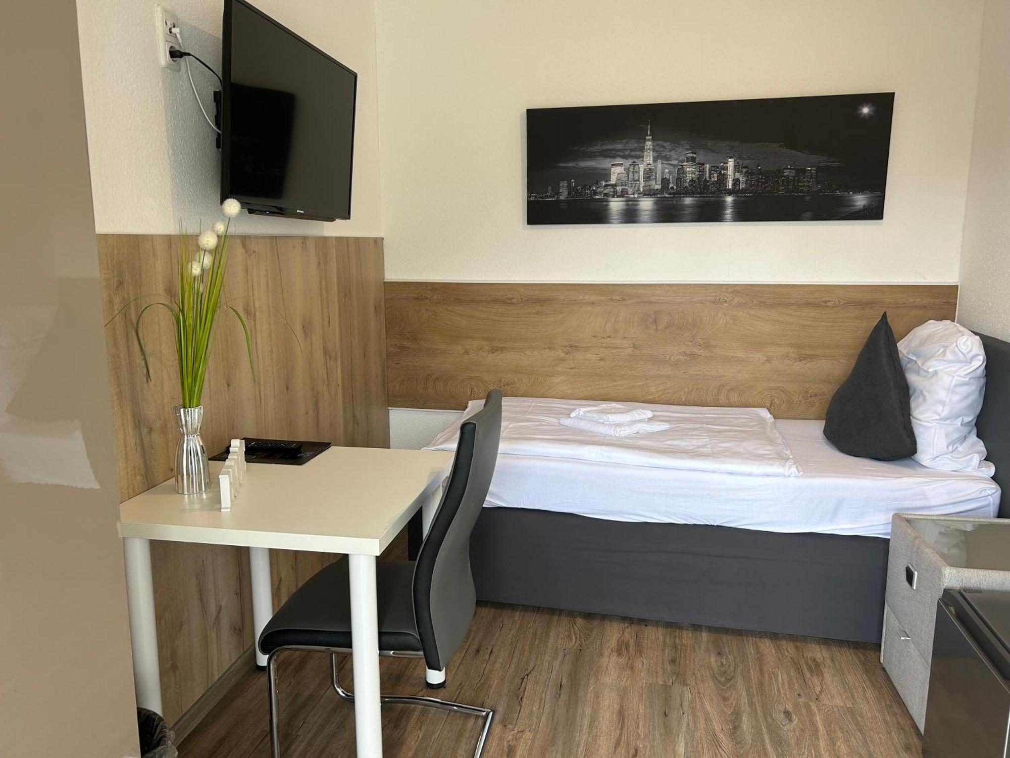 Gaestehaus Wuerzburg 24H Estenfeld Экстерьер фото