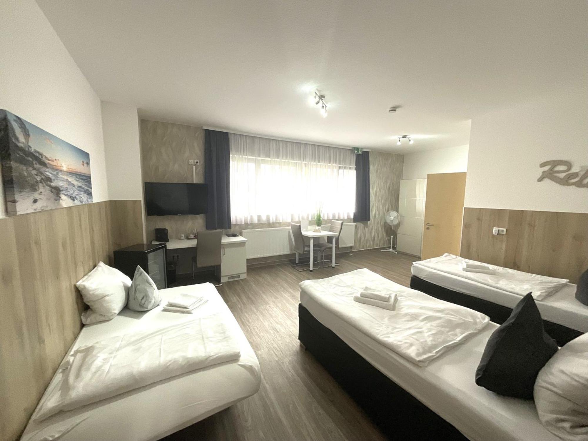 Gaestehaus Wuerzburg 24H Estenfeld Экстерьер фото