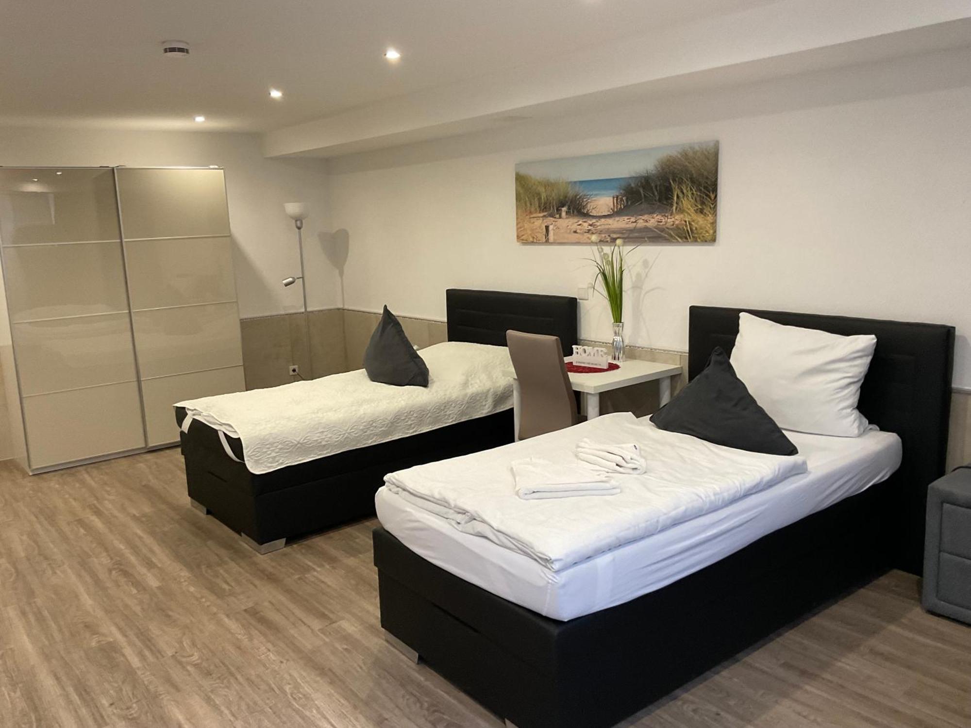 Gaestehaus Wuerzburg 24H Estenfeld Экстерьер фото