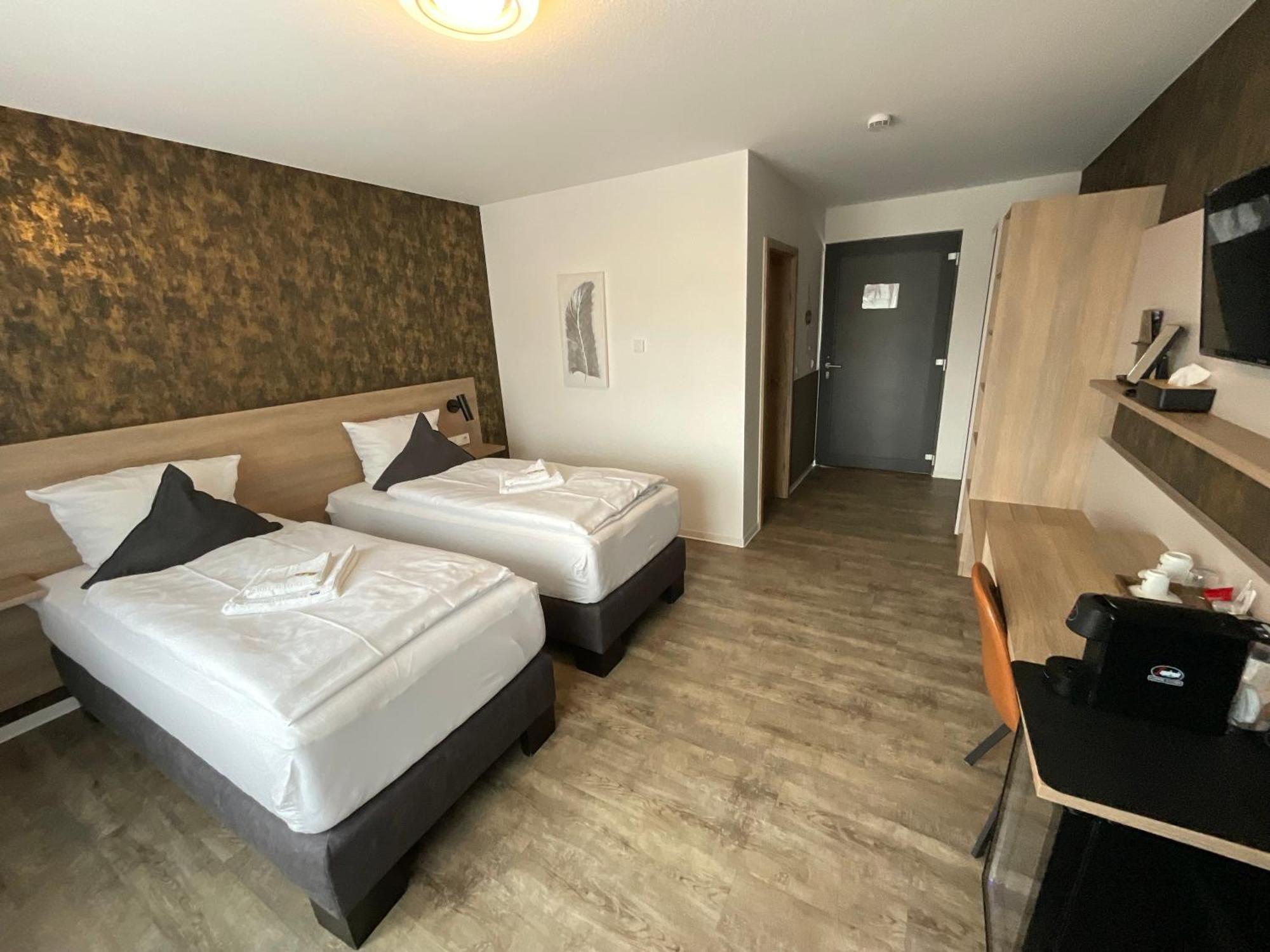 Gaestehaus Wuerzburg 24H Estenfeld Экстерьер фото